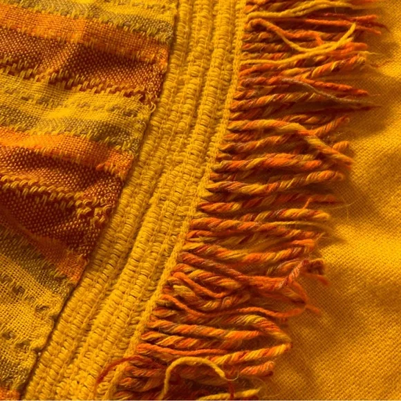 v i n t a g e :: Vibrant Woven Table Cloth 6 Napkin Set MCM Boho - Picture 12 of 16